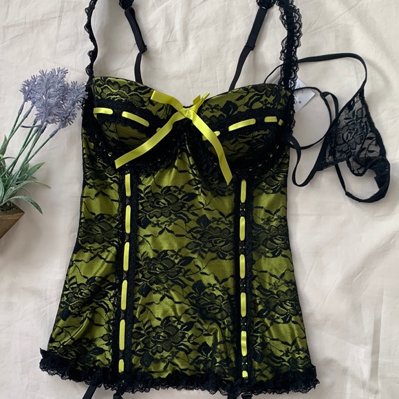 Fredericks of Hollywood bustier bra top with garter. Size S, fits 32-34 A. Wired - Picture 1 of 12